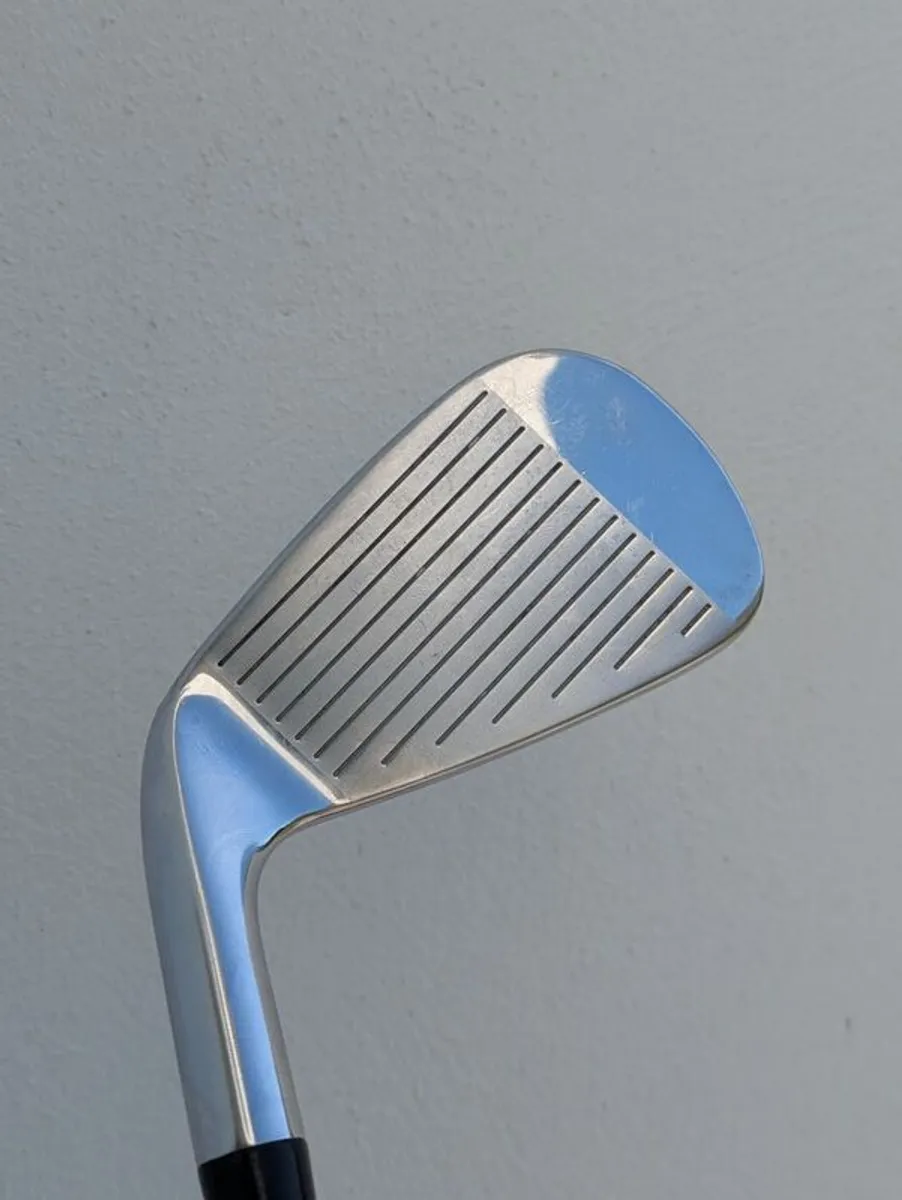 Wilson C300 forged irons 5-PW Stiff - Image 4