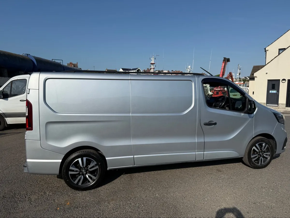 Renault Trafic 2023 170 Sport camera + - Image 2