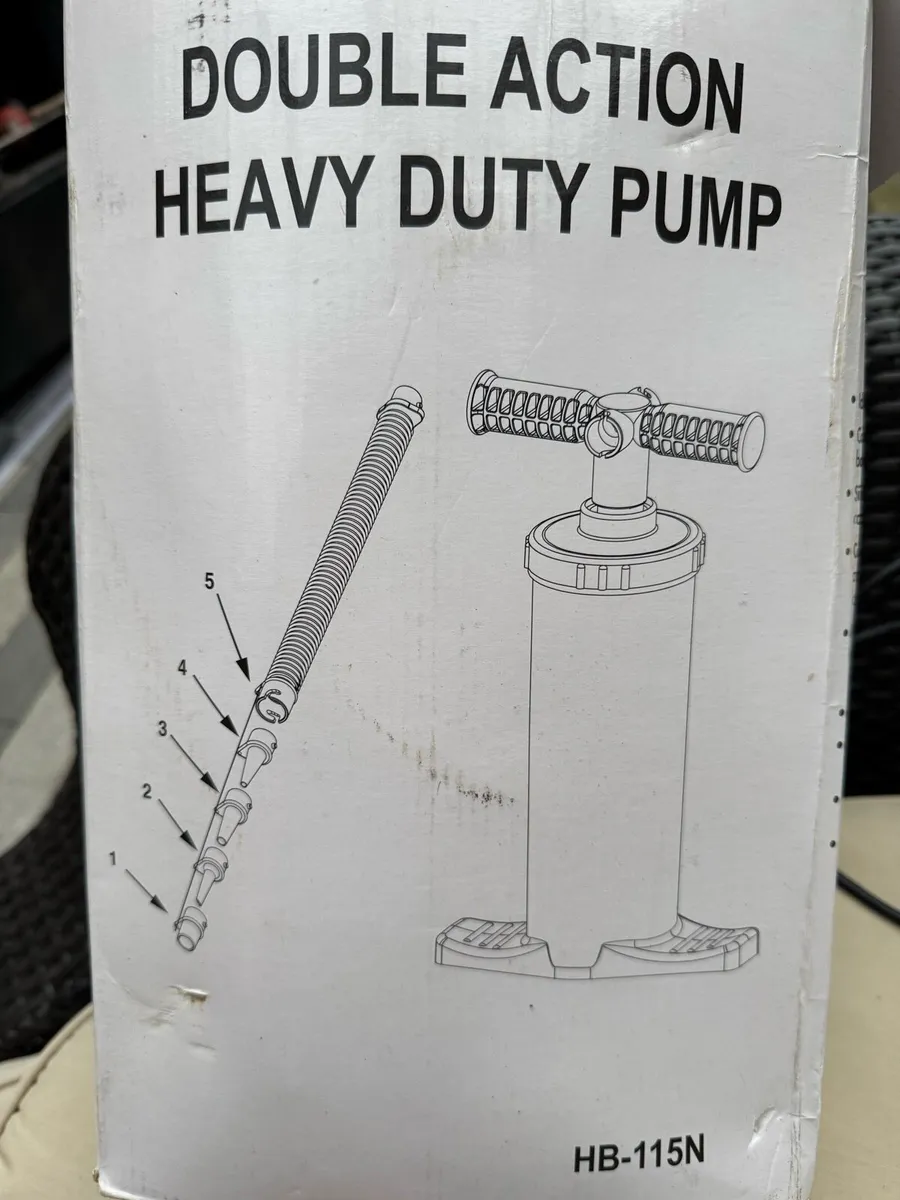 Hand pump - Image 1