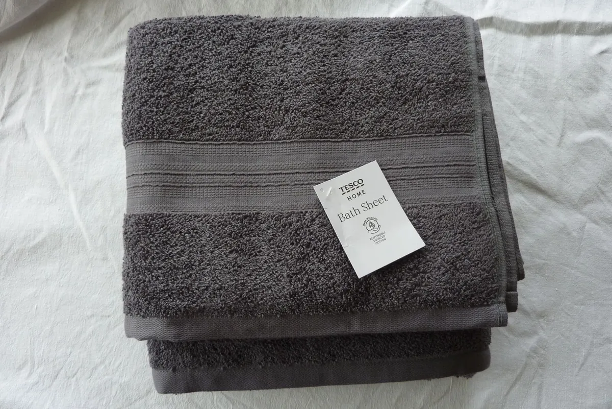 Bath towels and bath sheets - Image 3