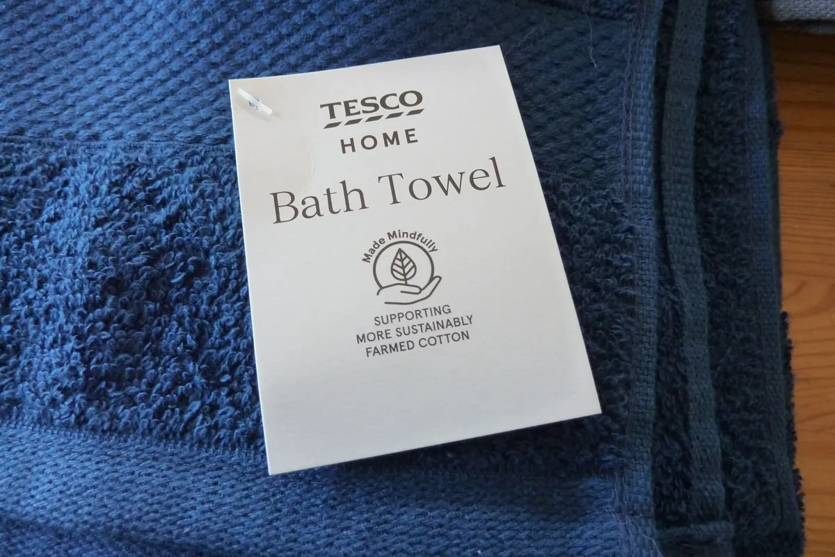 Bath towels and bath sheets - Image 2