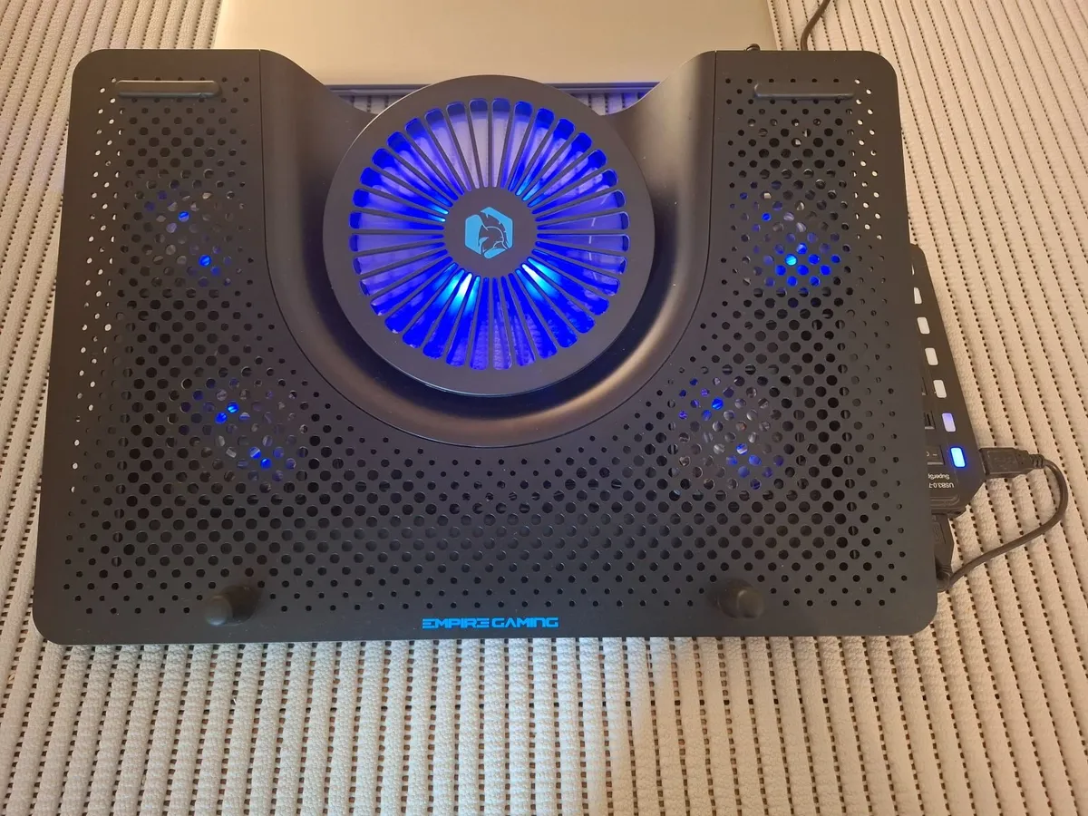 Laptop cooling and tilt stand c/w extra USB As New - Image 1