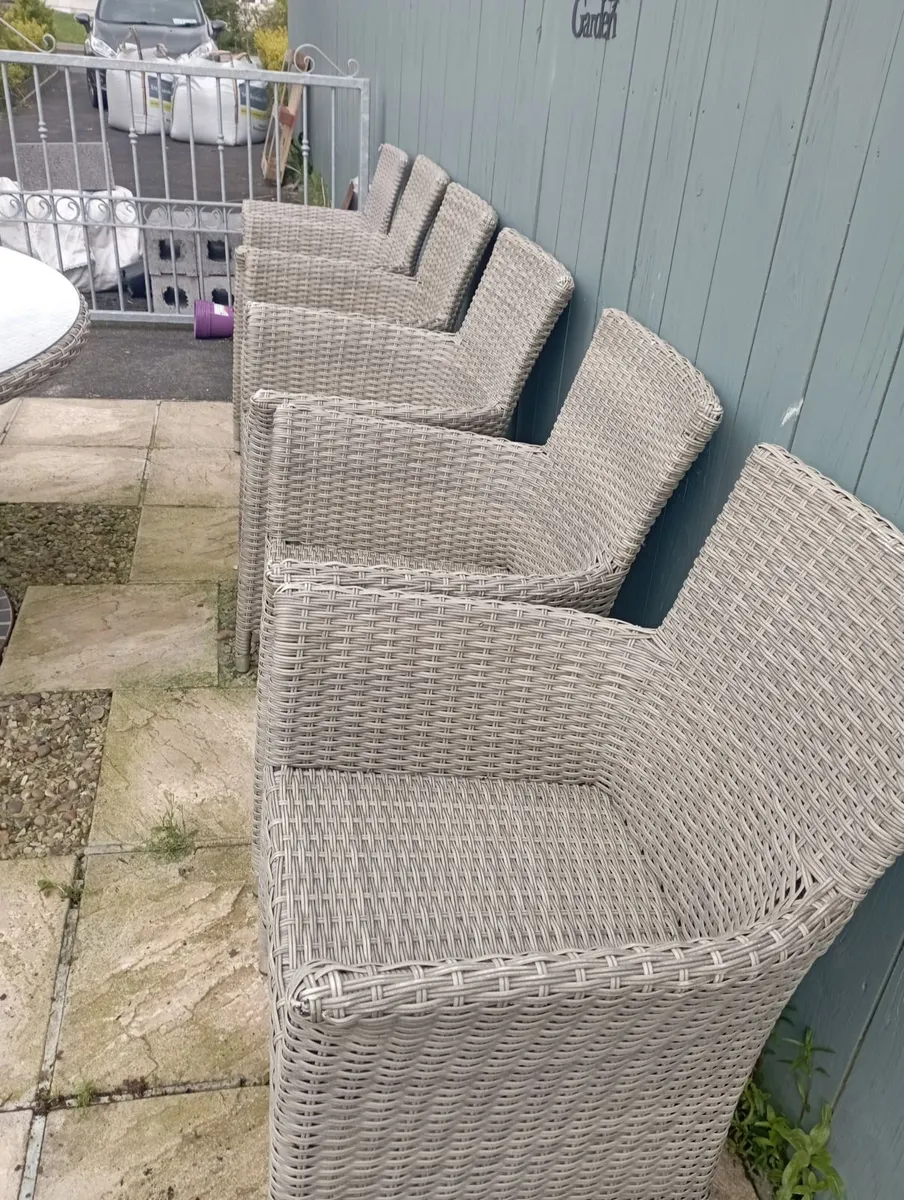 Patio table and chairs - Image 1