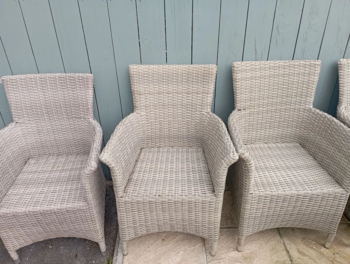 Patio table and chairs - Image 2