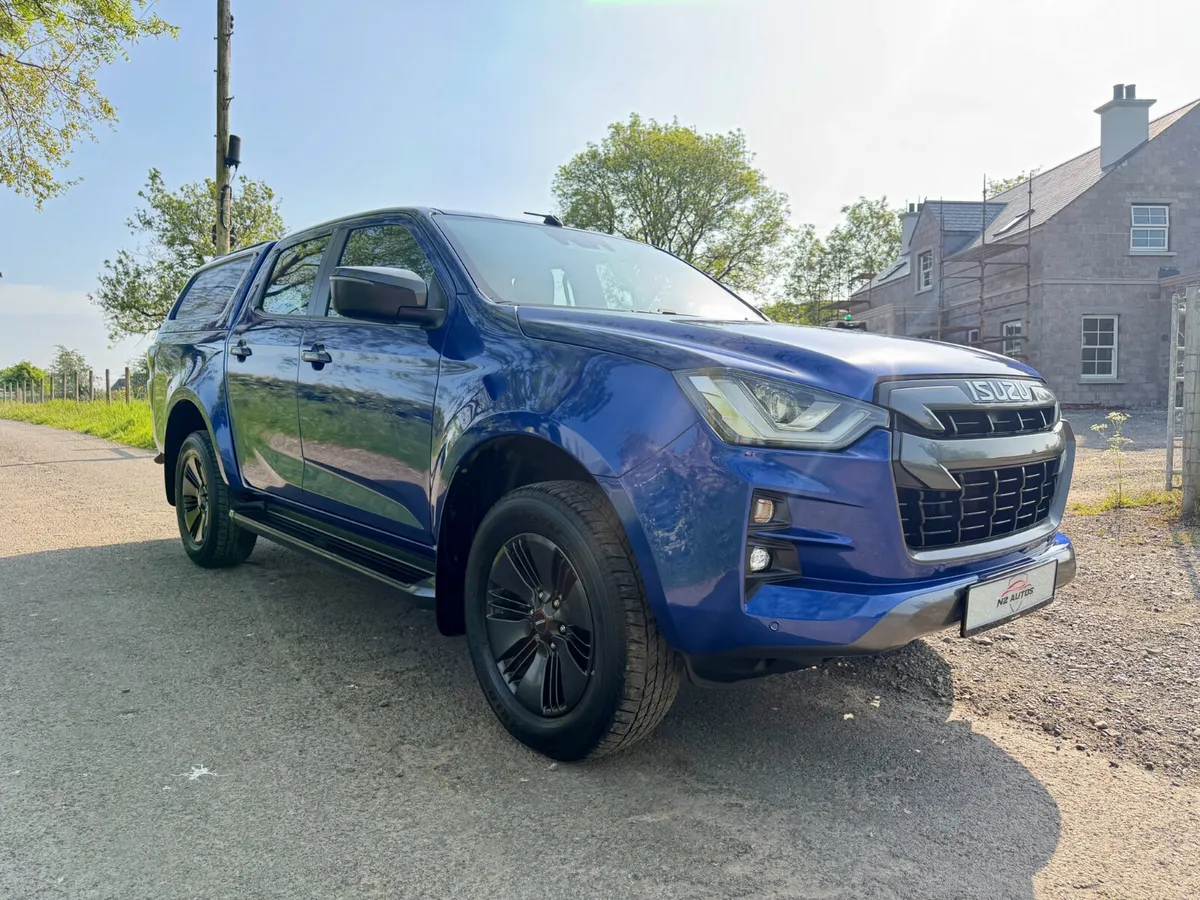 2022/222 Isuzu D-Max V-Cross Auto - Image 4