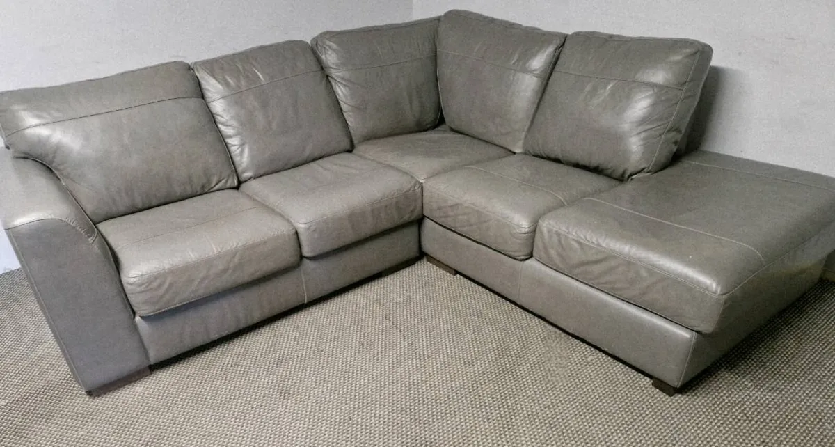 Corner sofa - Image 1