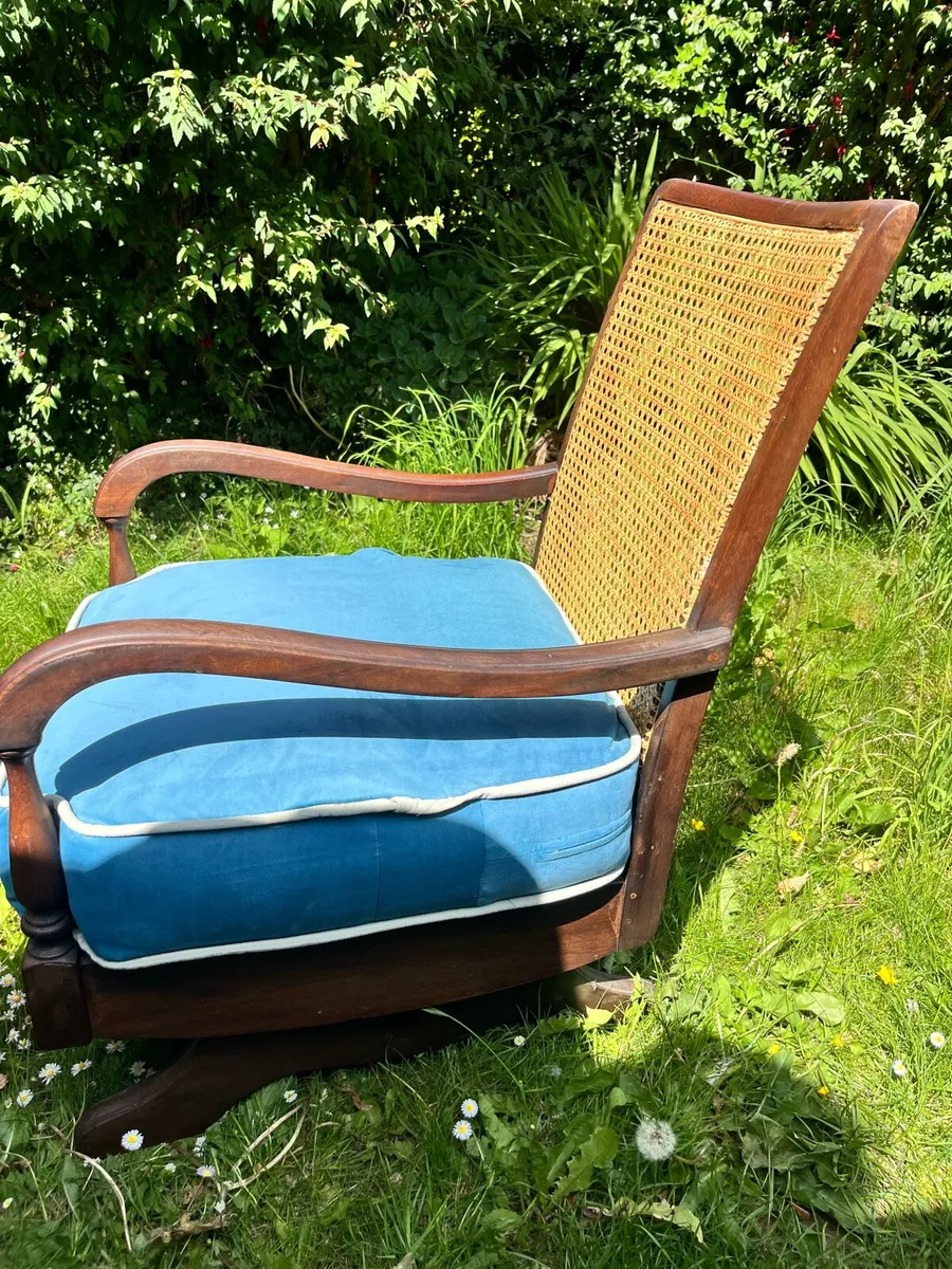 Pair of antique Imbuia rocking chairs - Image 4