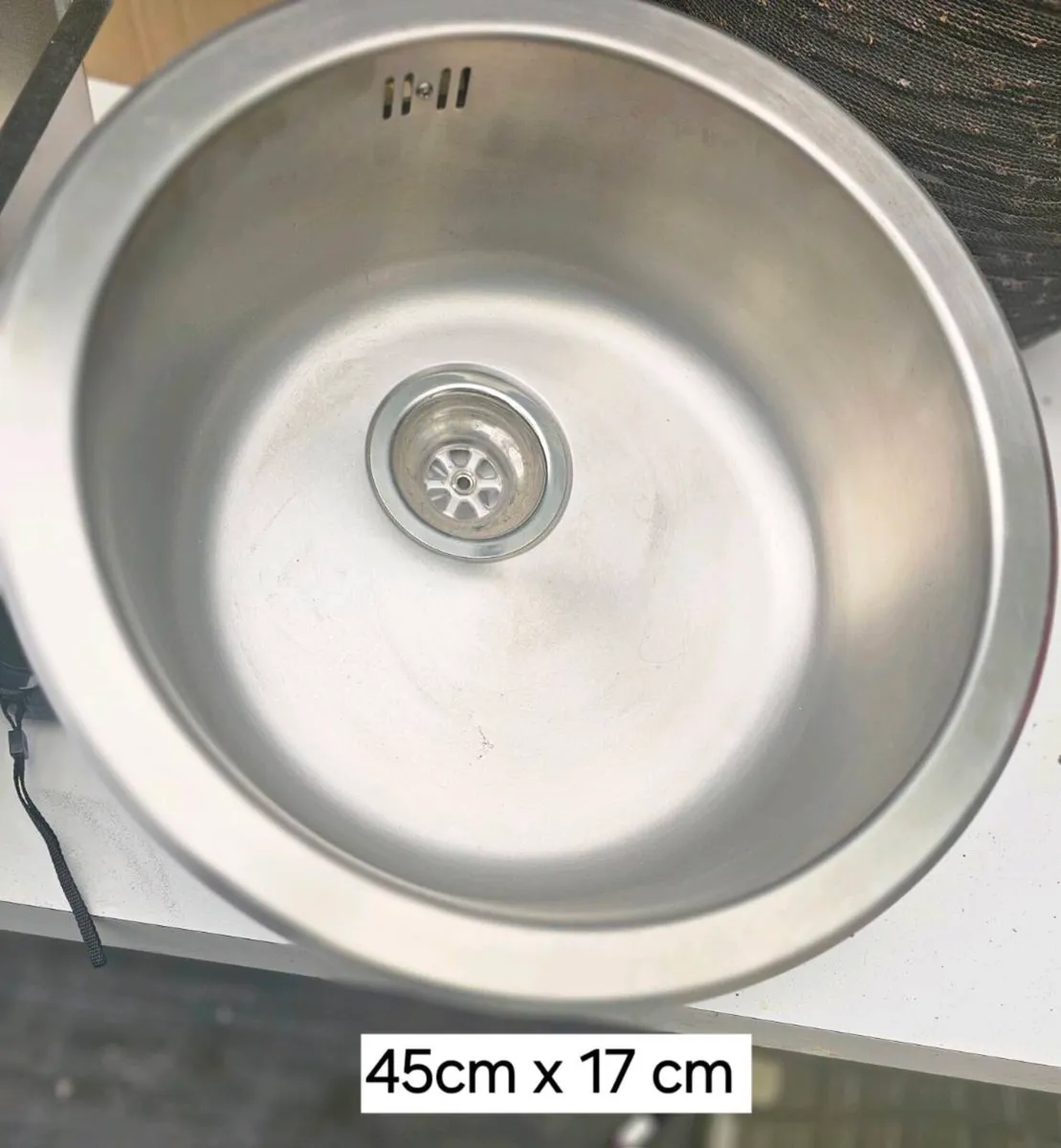Sinks and taps - Image 3