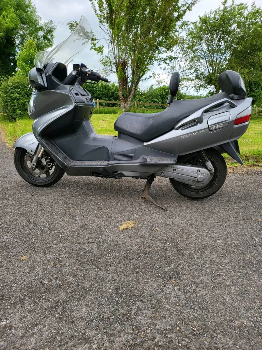 2011 650 Burgman Executive. - Image 4