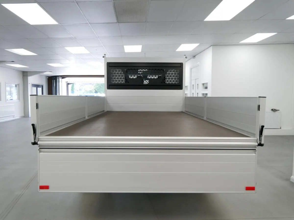 2026 Maxus Deliver 9 Dropside Van - Image 2
