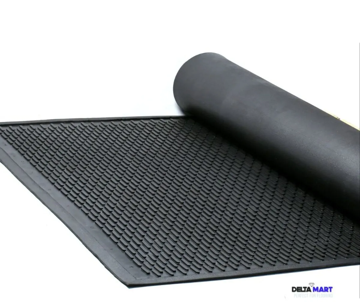 5ft x 3ft Scraper Rubber Mat – Heavy Duty Entrance - Image 3