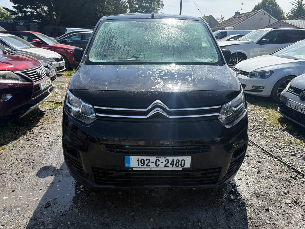 2019 Citroen Berlingo low kms drive away - Image 2