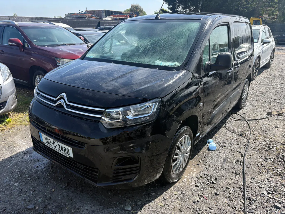 2019 Citroen Berlingo low kms drive away - Image 3