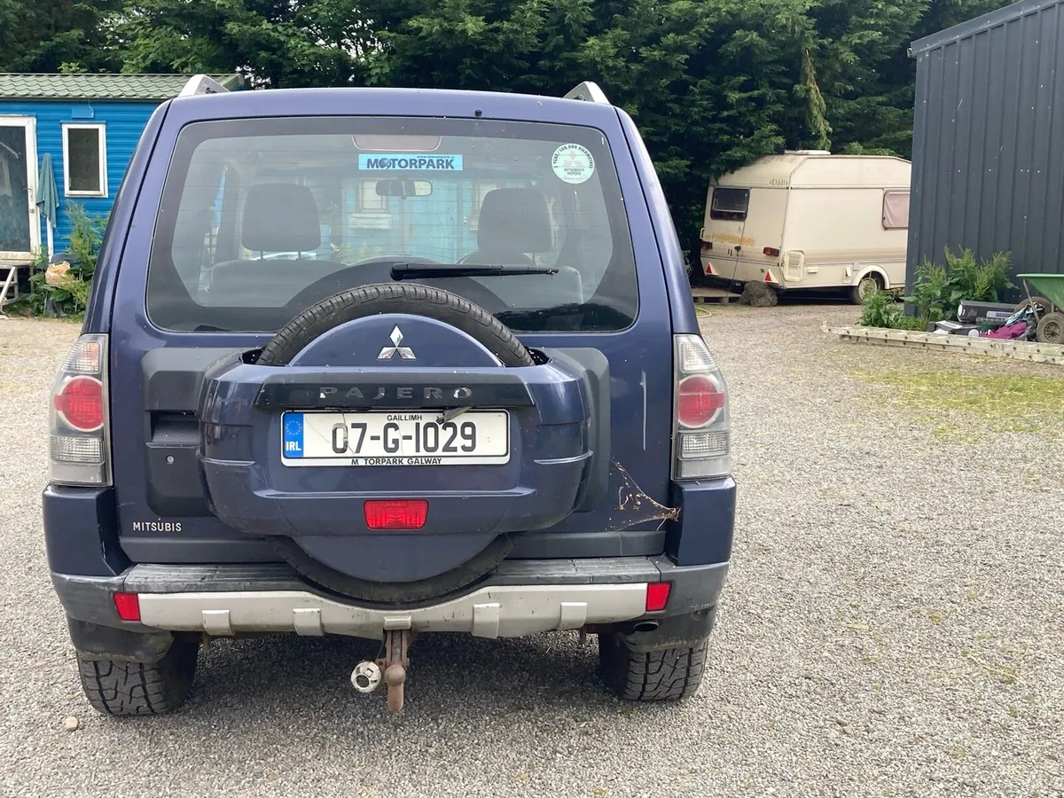 Mitsubishi Pajero - Image 2