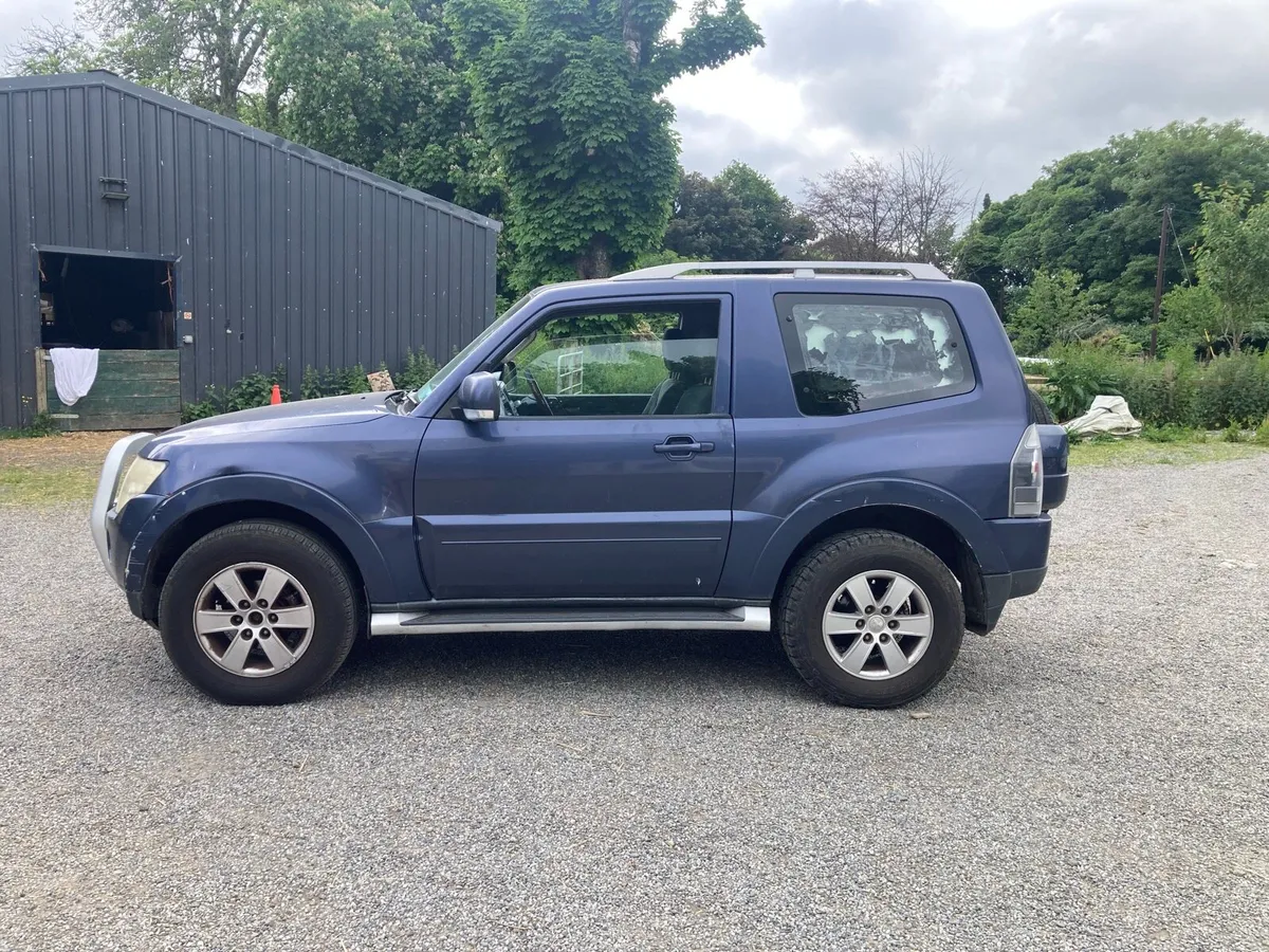Mitsubishi Pajero - Image 4