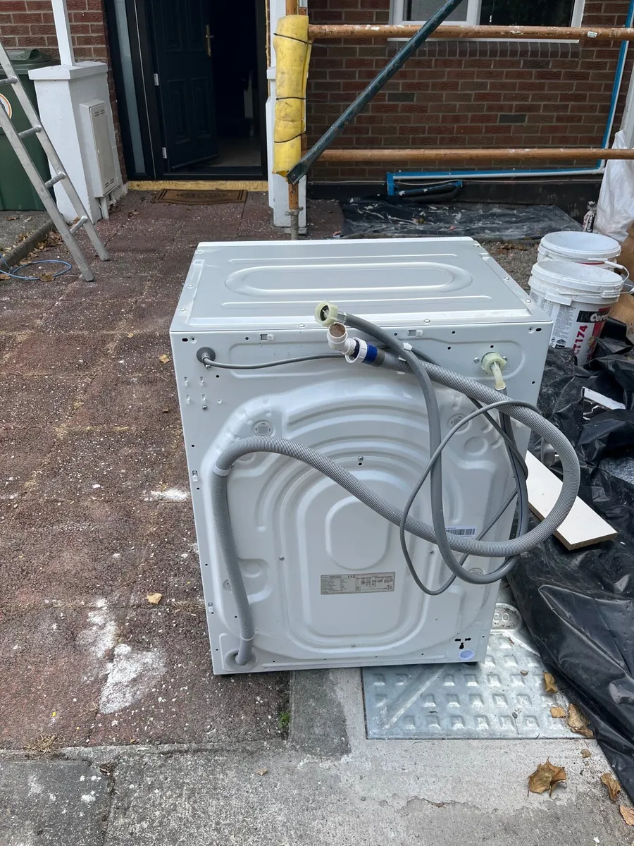 Integrated Washer / Dryer €300 - Image 2