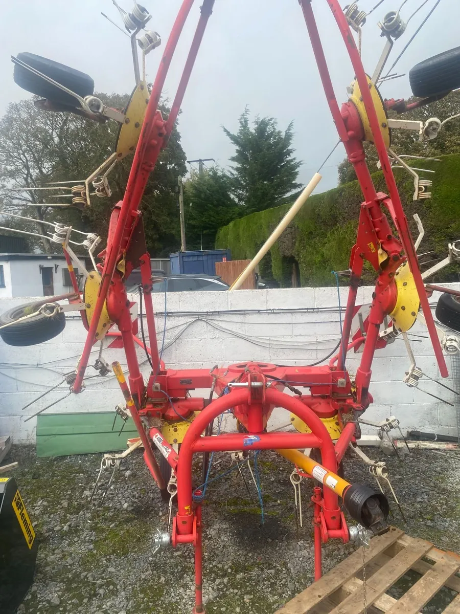 Pottinger 6 rotor Tedder - Image 1