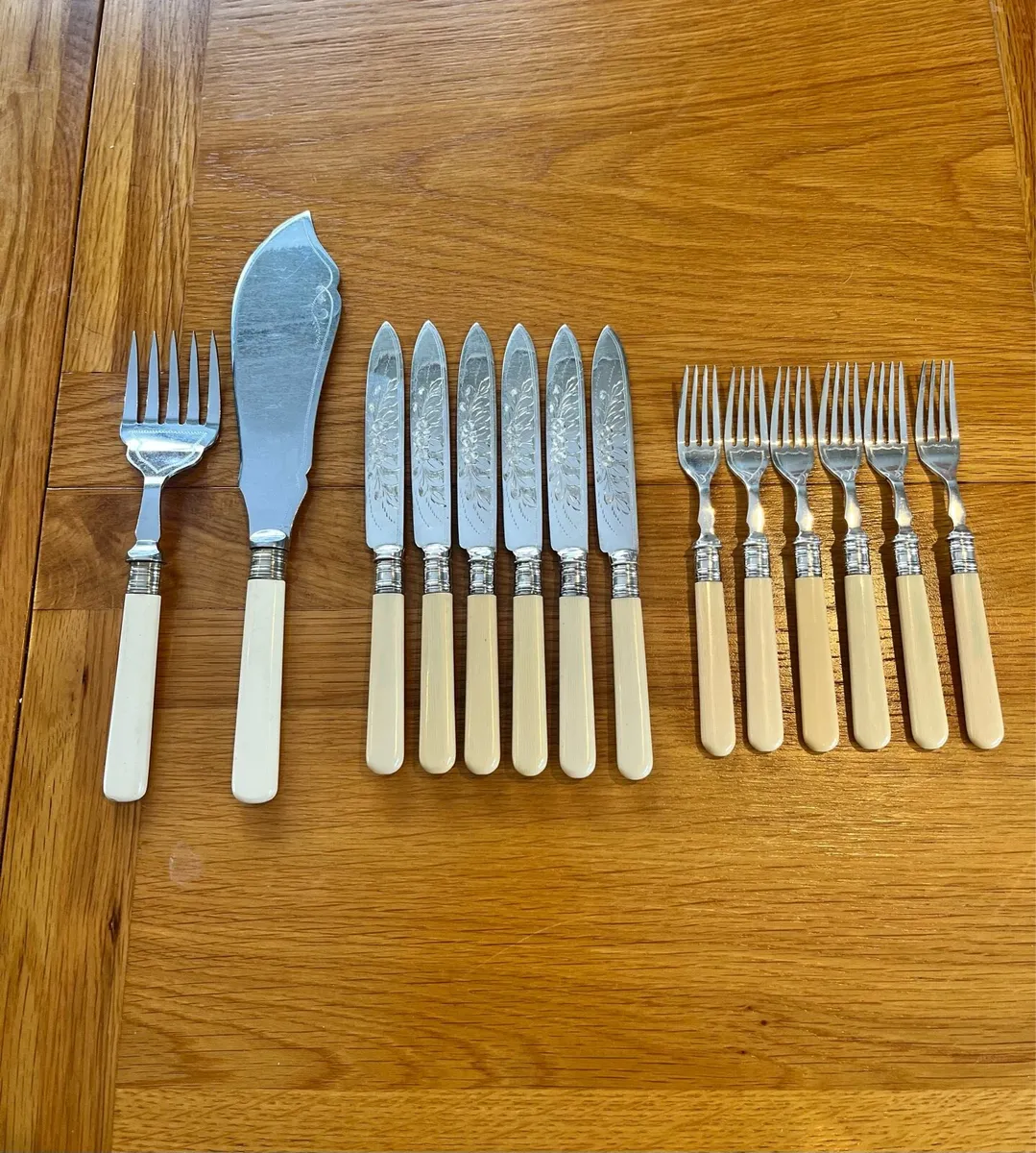 Edwardian FC & Co Sheffield Fish Set - Image 1