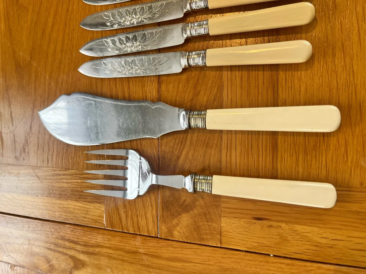 Edwardian FC & Co Sheffield Fish Set - Image 3