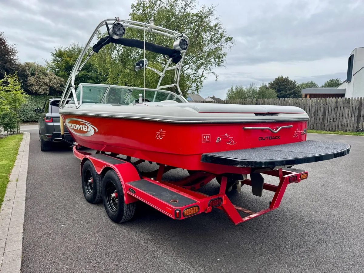 Moomba Outback V8 Ski Boat - Image 2