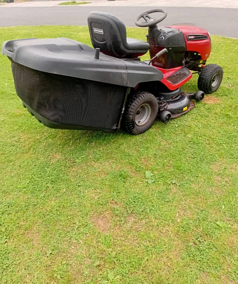 Ride on lawnmower - Image 2