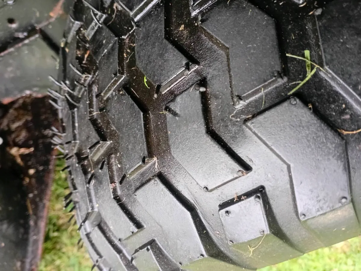 Ride on lawnmower - Image 3