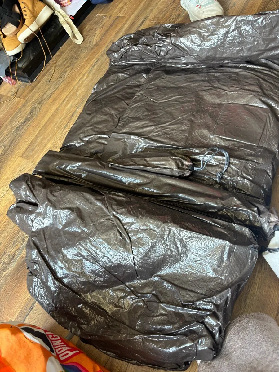 8 person tent - Image 2