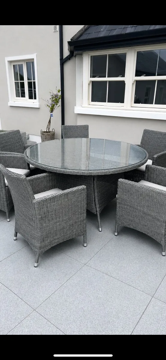 Garden furniture - Image 1