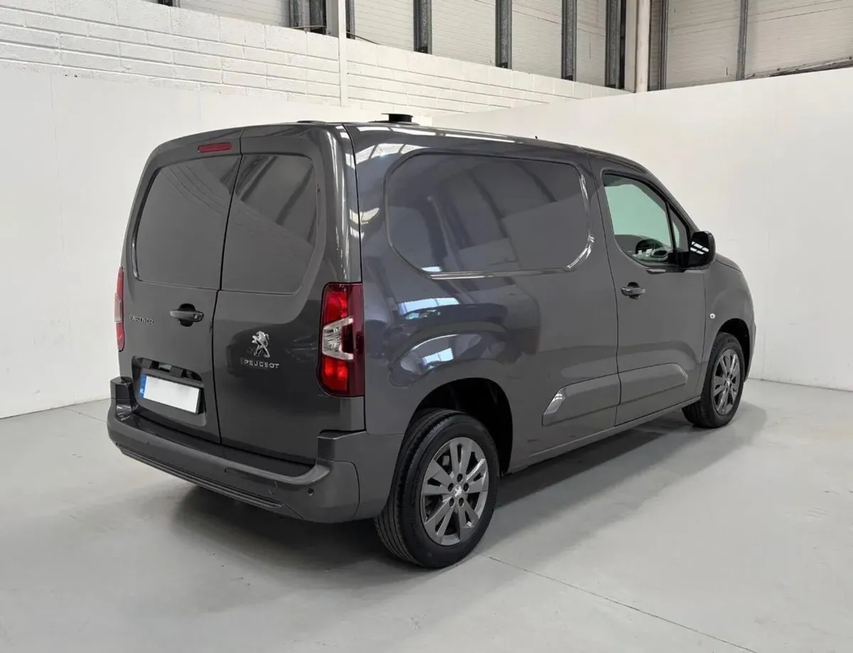 Peugeot Partner Asphalt Prem + €205 / Month - Image 4