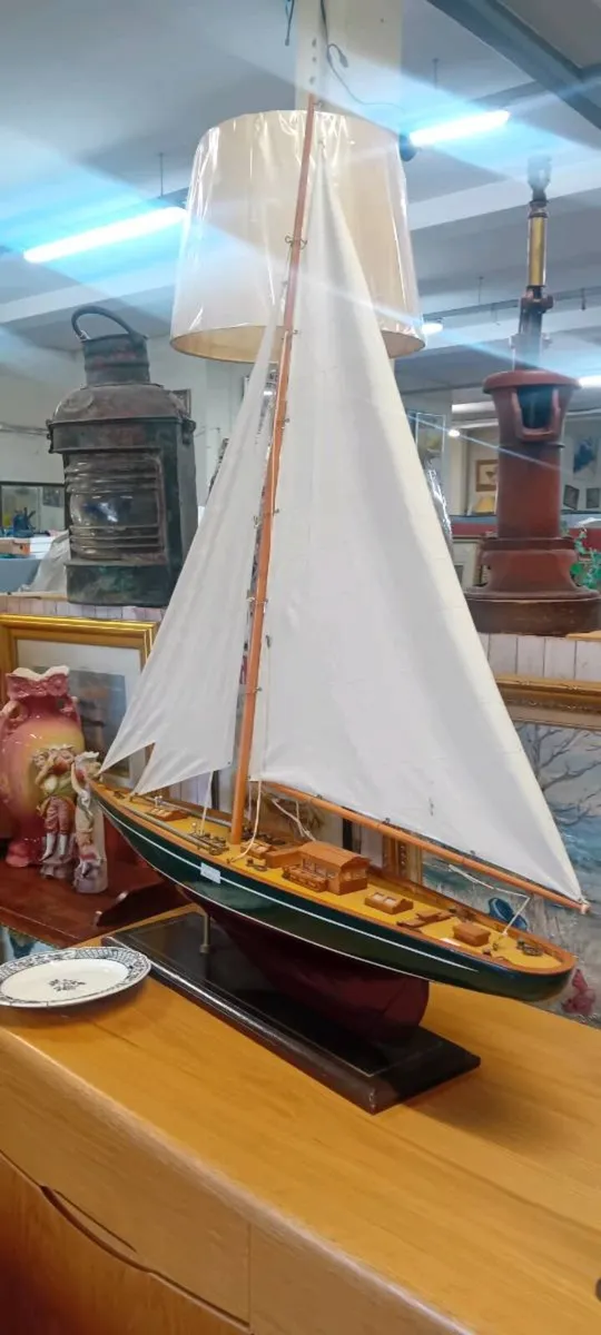 Large Handmade Po d Yacht - Image 1