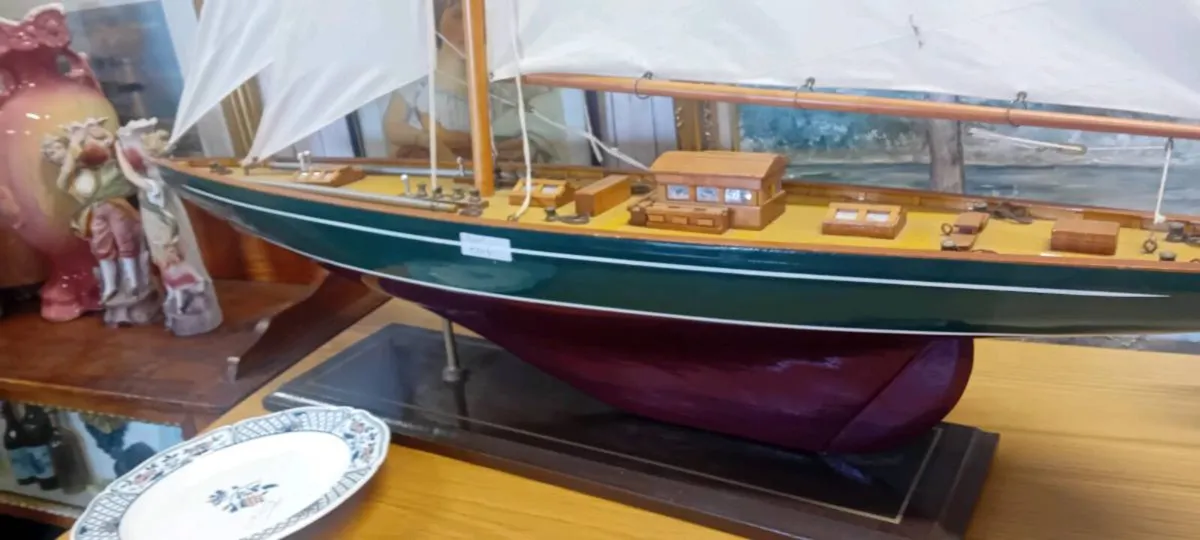Large Handmade Po d Yacht - Image 2