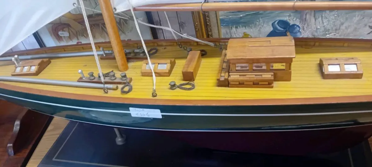 Large Handmade Po d Yacht - Image 3