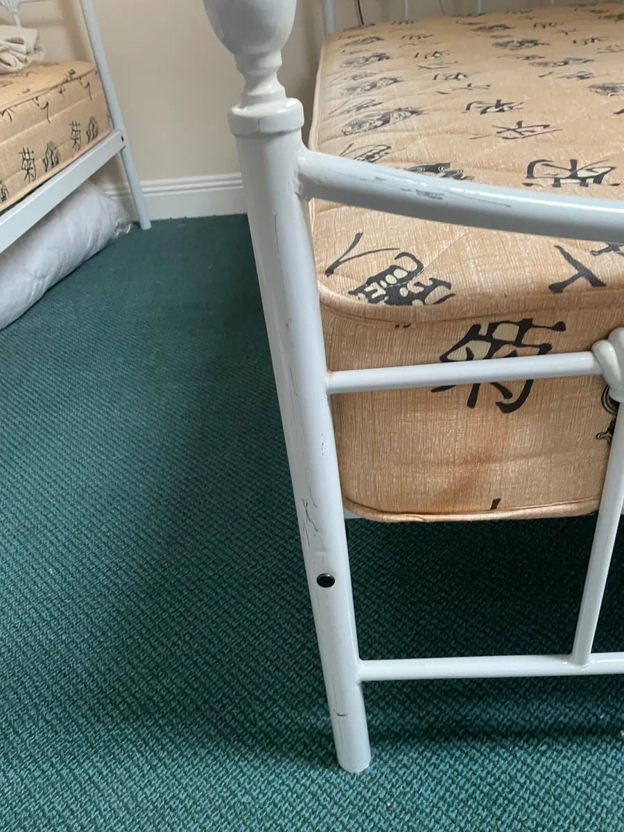 Two single Beds mattresses included - Image 3