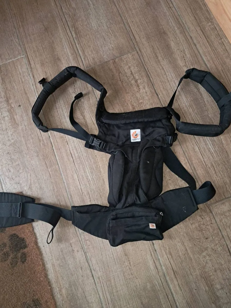 Baby carrier - Image 1