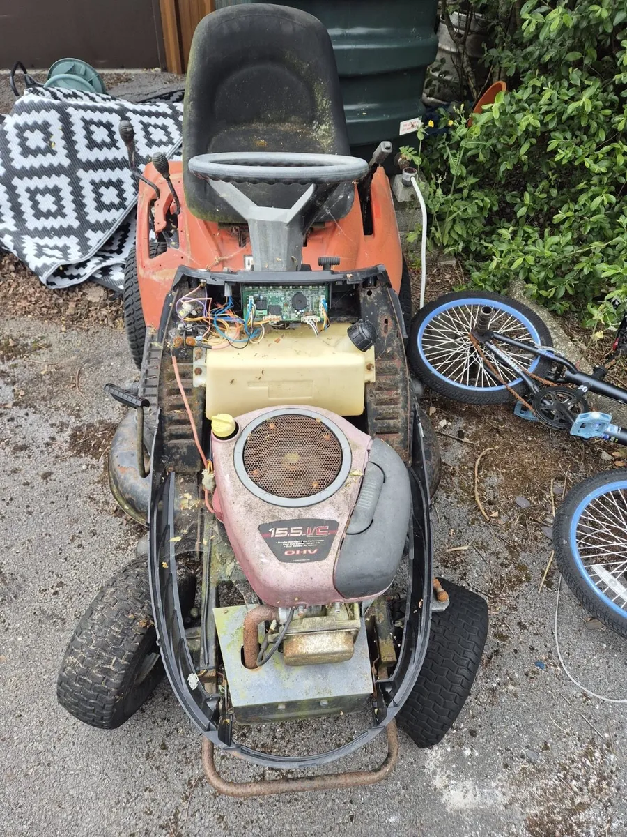 Ride on lawnmower - Image 3
