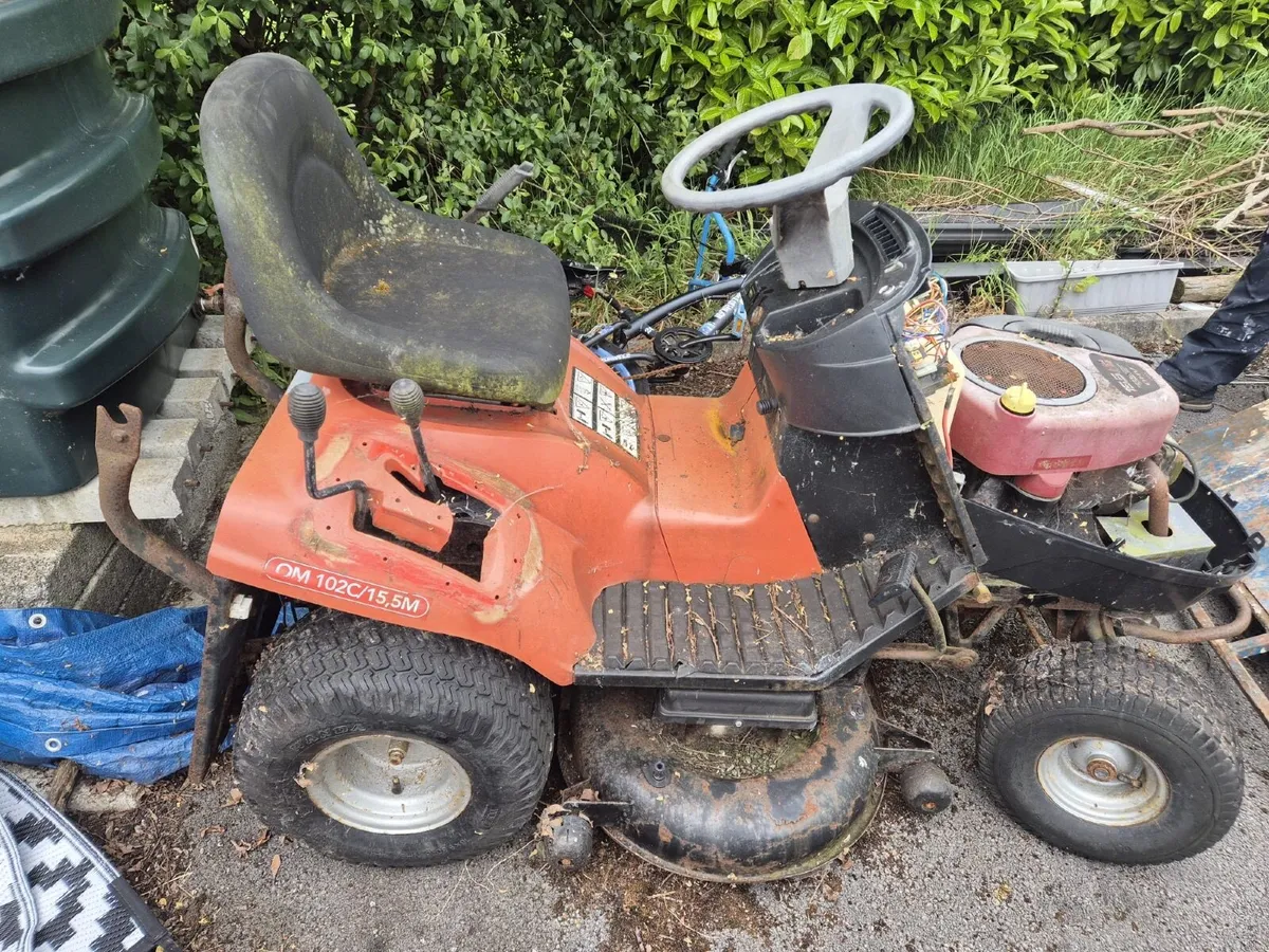Ride on lawnmower - Image 2