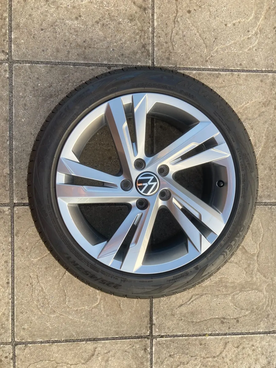 Genuine VW Golf R-Line MK8 – Valencia - Image 3