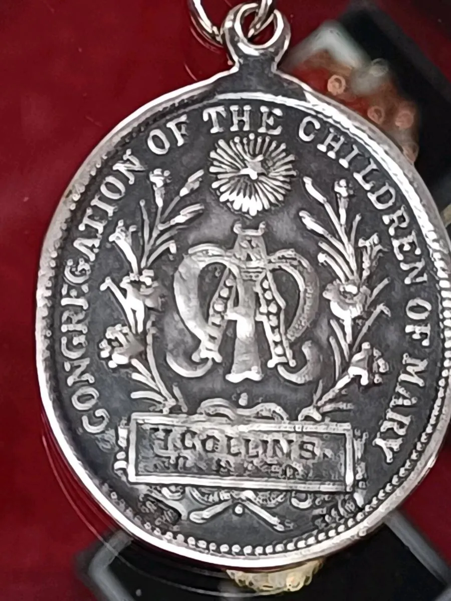 Congregation of Children of Mary Medal 1940 - Image 1