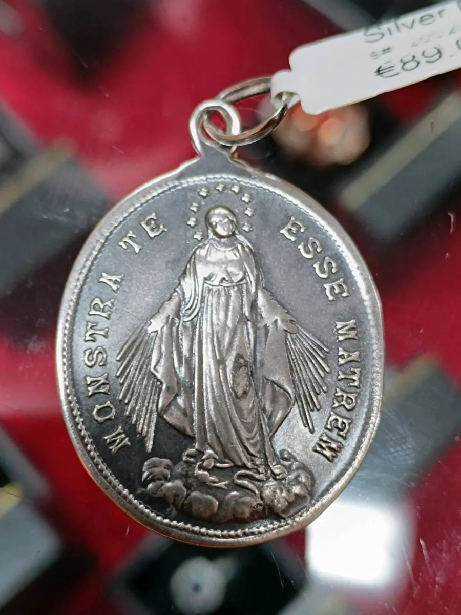 Congregation of Children of Mary Medal 1940 - Image 3