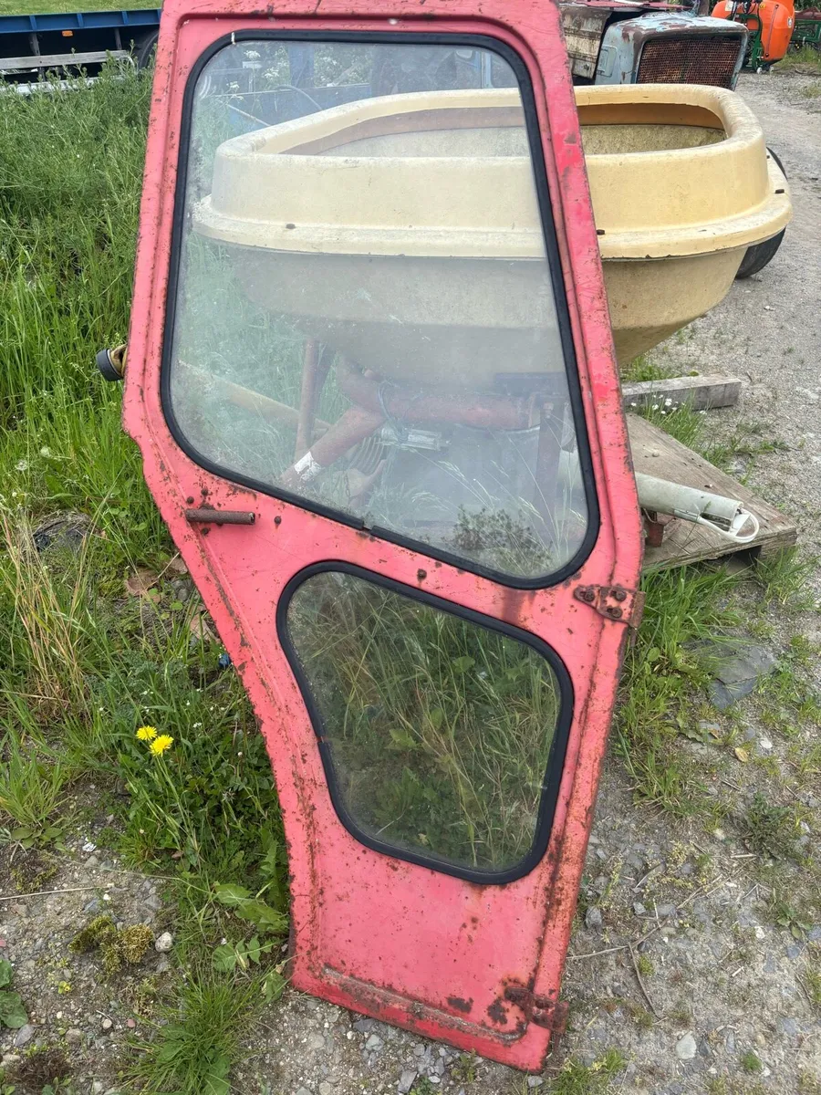 Right hand door for Massey 188 - Image 2