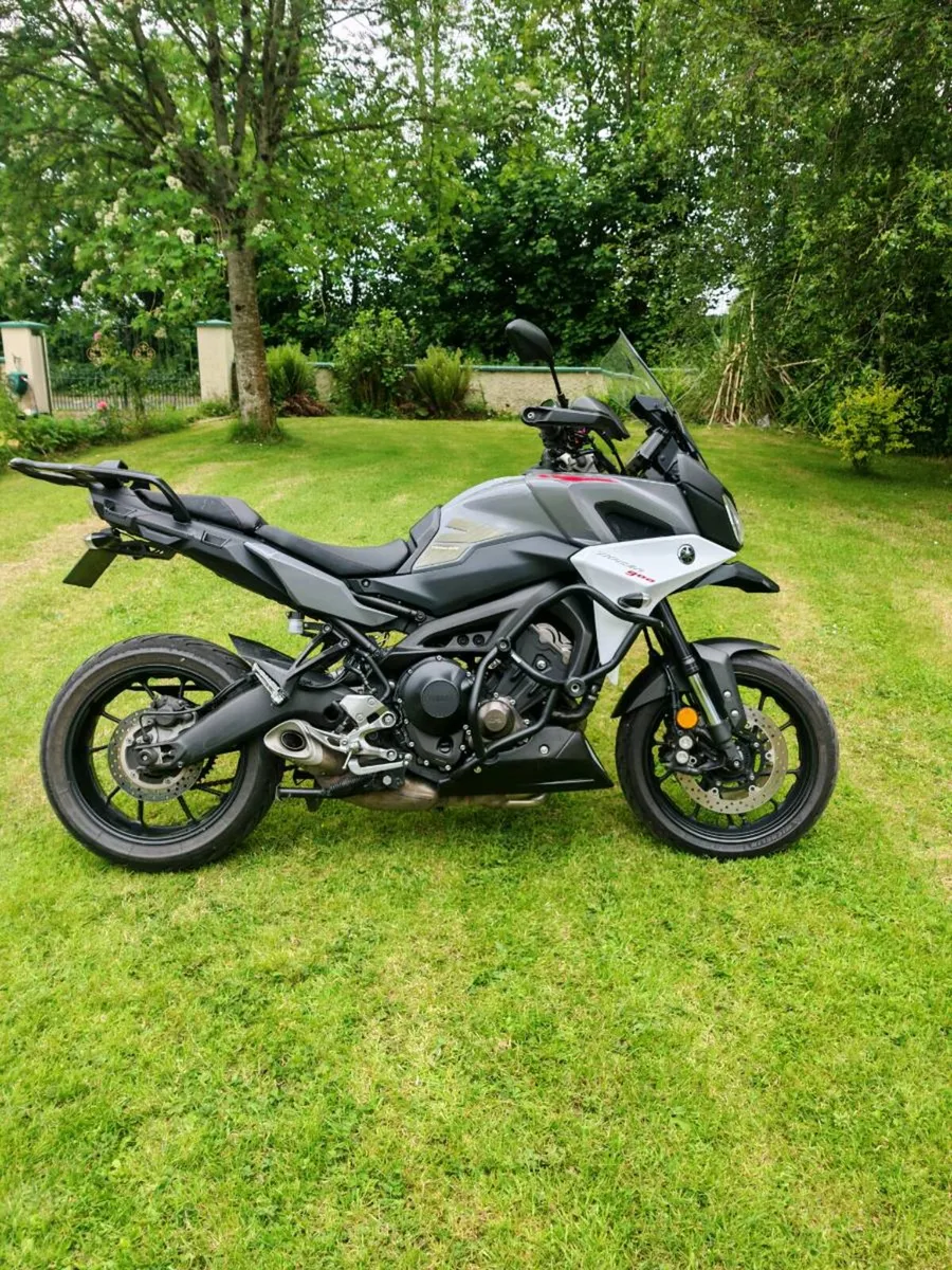Yamaha mt09 tracer .rare colour. - Image 1
