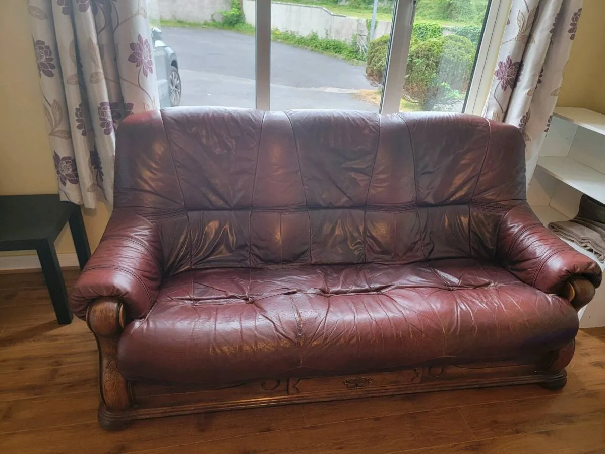 3 seater couch - Image 1