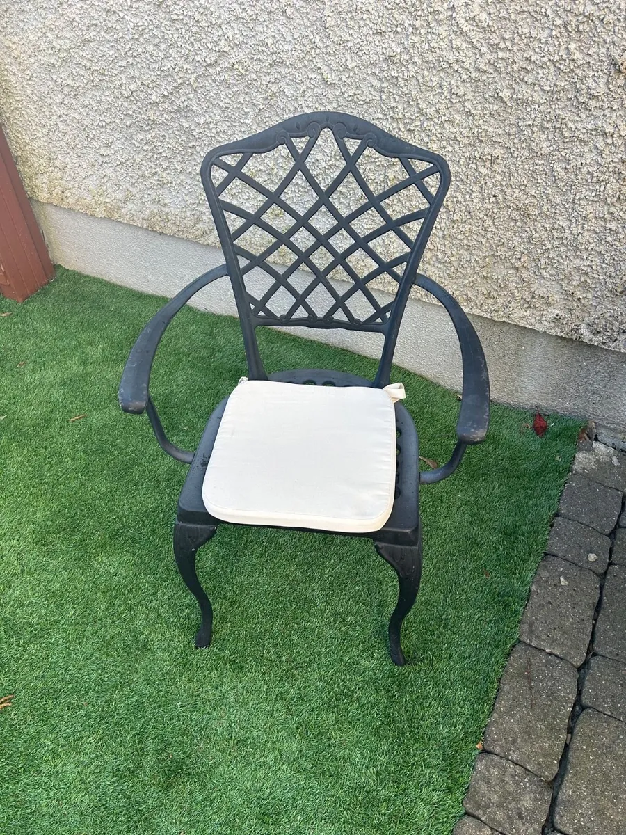 Cast Aluminium  6-Seat  Garden Dining Set - Image 1