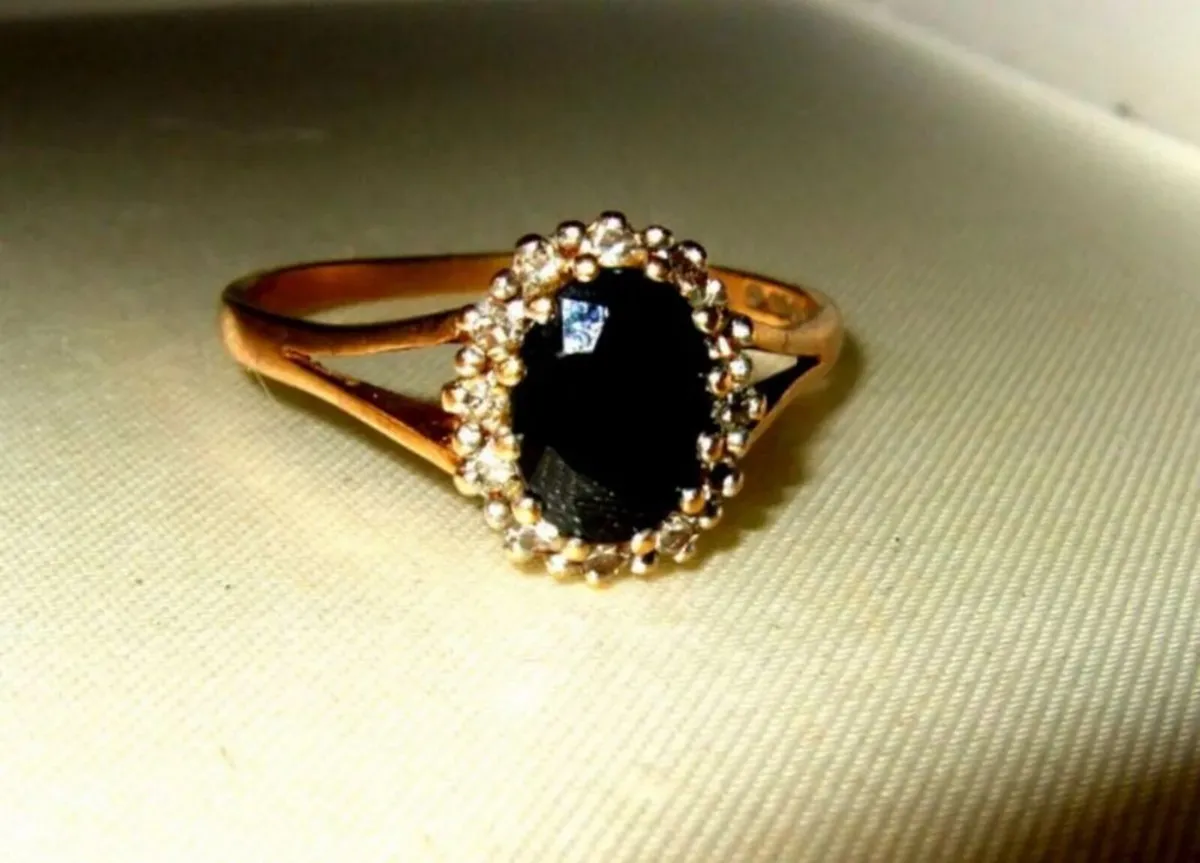 Vintage 9ct Gold Sapphire and Diamond Ring - Image 1