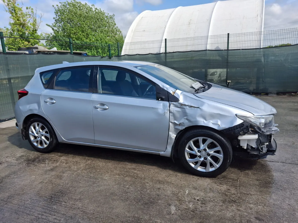 2017 Toyota Auris  1.4 D4D - Image 3