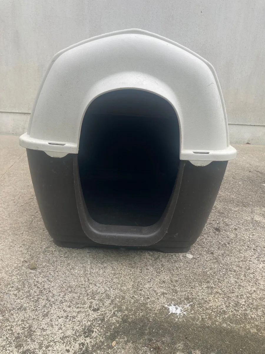 Dog kennel - Image 1