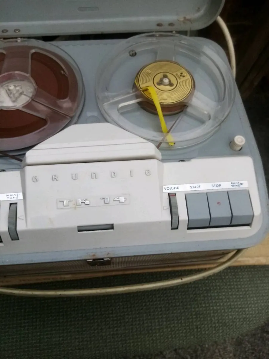 Old tape recorder - Image 4