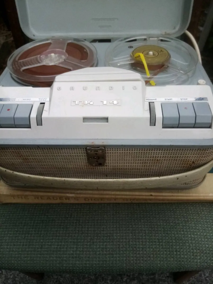 Old tape recorder - Image 3