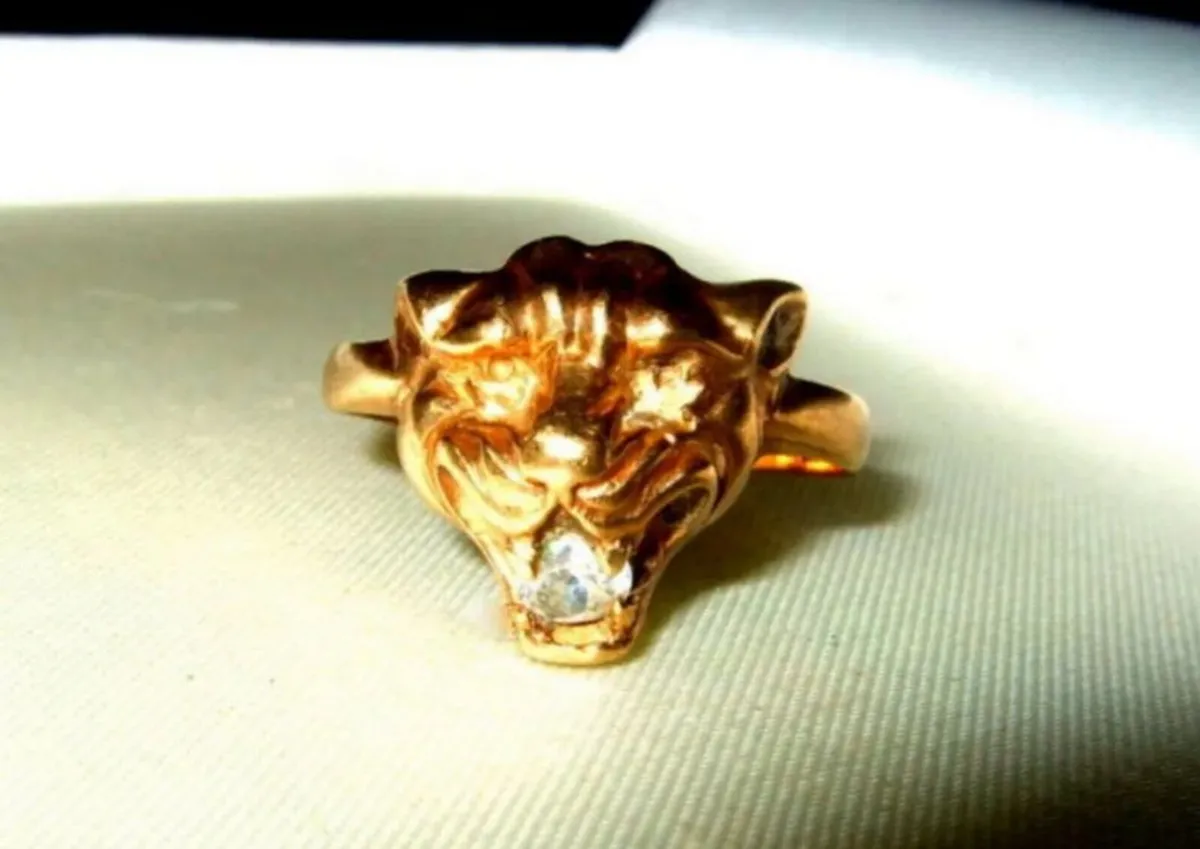 Vintage Hallmarked 9ct Gold Gemset 'Panther' Ring - Image 2