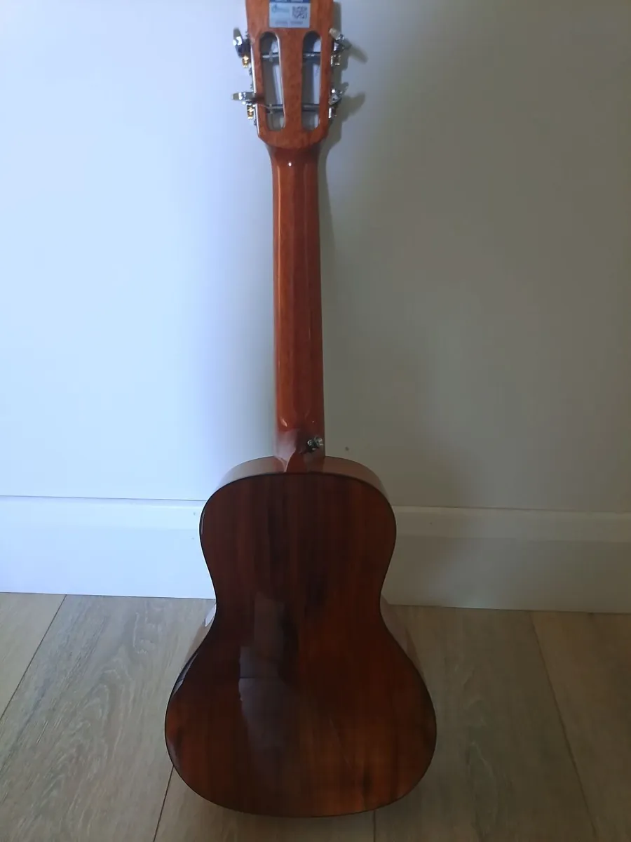 Uma Tenor Ukulele Left or Right Hand - Image 2